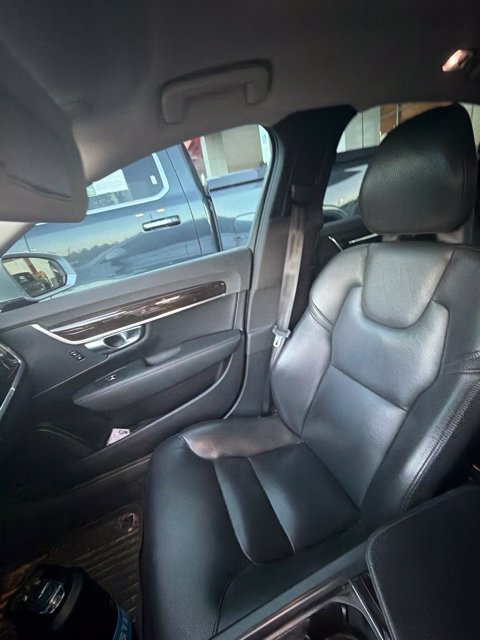 Used 2018 Silver Volvo T5 Momentum image 22