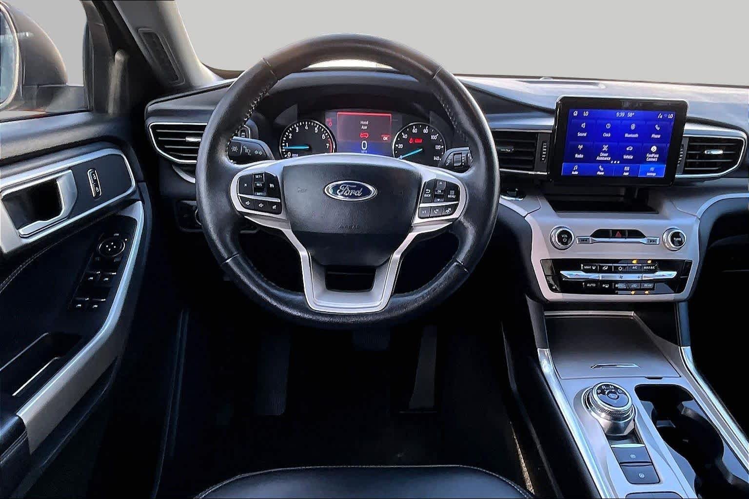 Used 2023 Agate Black Metallic Ford XLT image 9