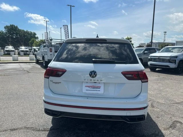 Used 2023 White Volkswagen 2.0T SE R-Line Black image 4