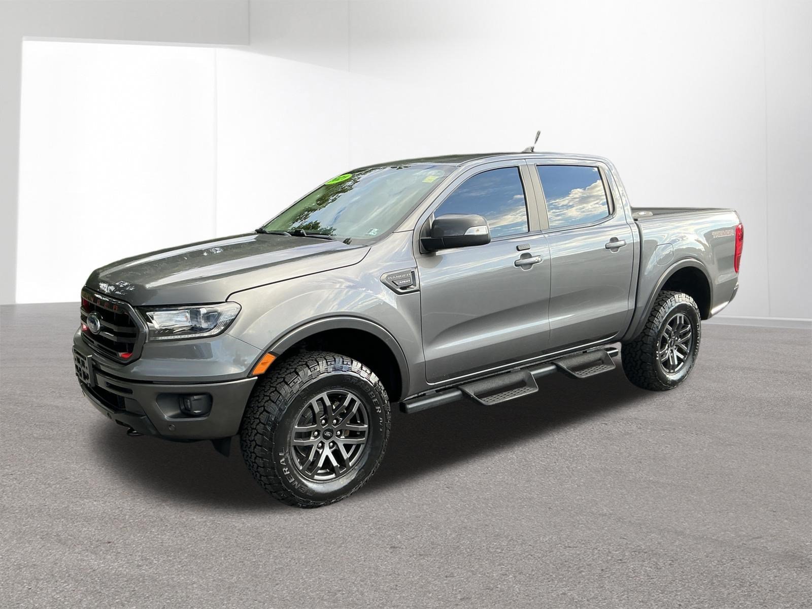 Used 2021 Gray Metallic Ford LARIAT image 22