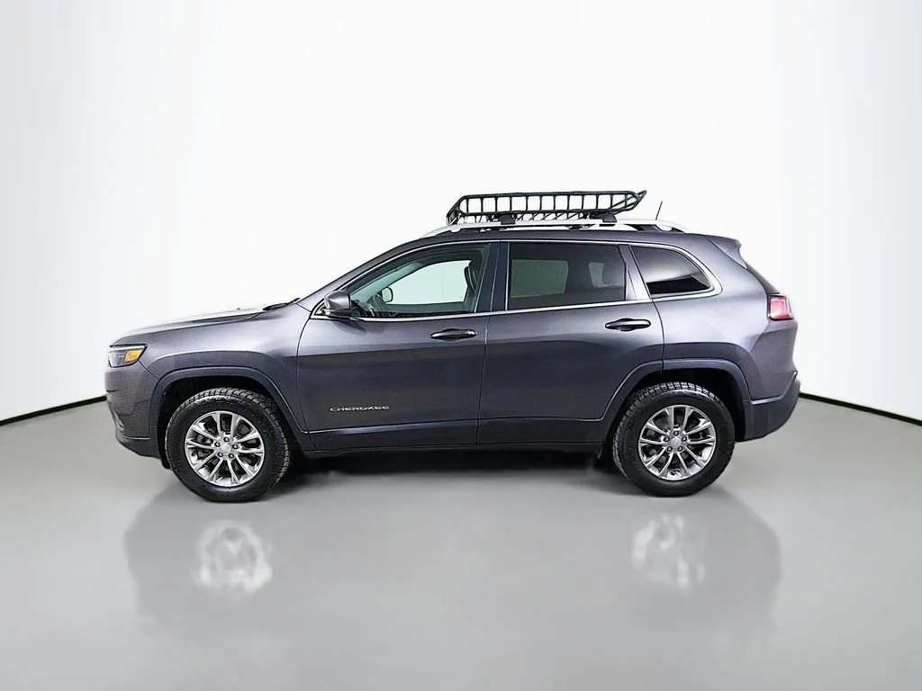 Used 2019  Jeep Latitude Plus image 9