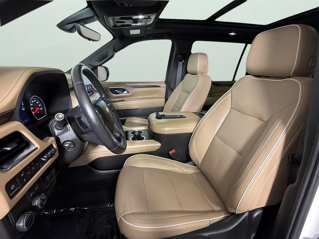 Used 2021 IRIDESCENT PEARL TRICOAT Chevrolet Premier image 17
