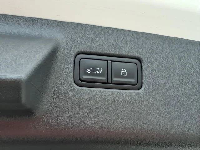 Used 2026  Hyundai SEL image 23