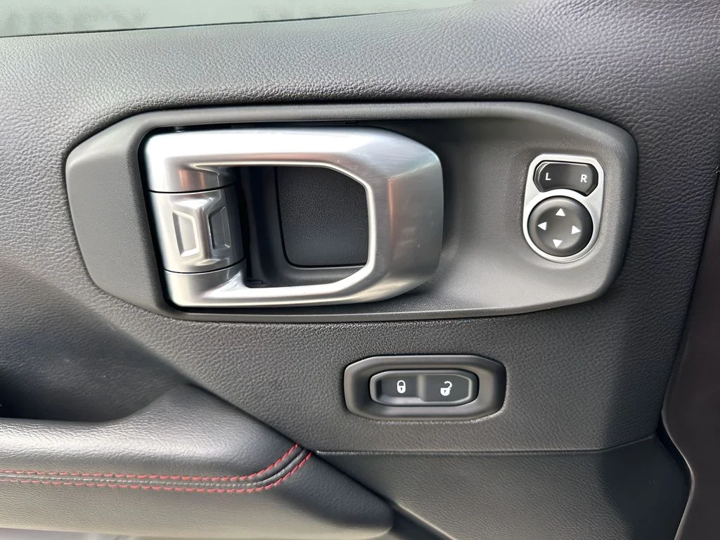 Used 2020 Gray Jeep Unlimited Rubicon image 24