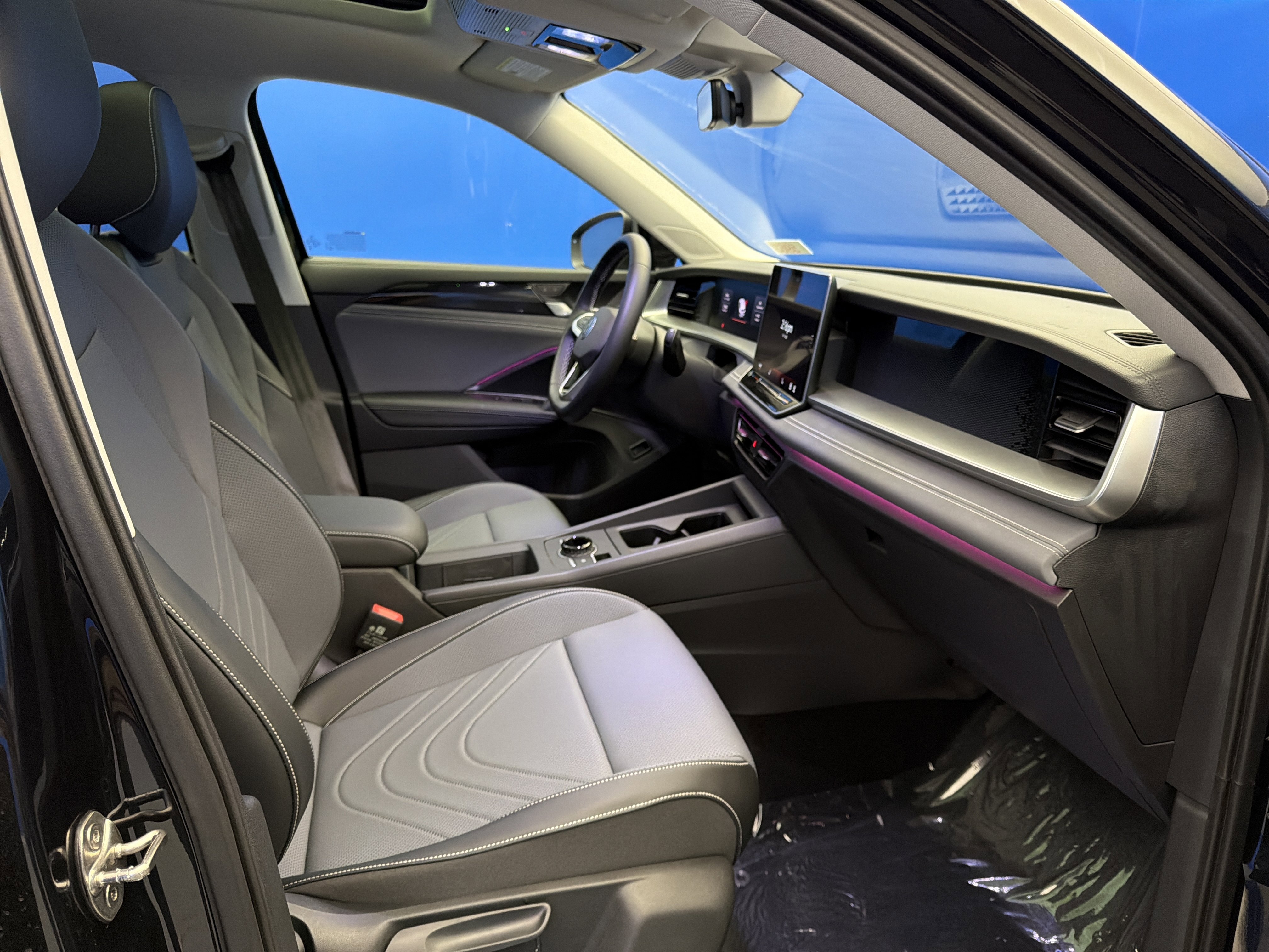 2026 Volkswagen Tiguan SE - Photo 25