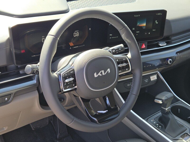 New 2026 Snow White Pearl Kia LXS image 11