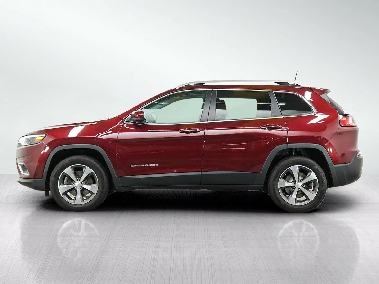 Used 2019 Jeep Cherokee Limited with VIN 1C4PJMDX0KD491871 for sale in Minneapolis, Minnesota