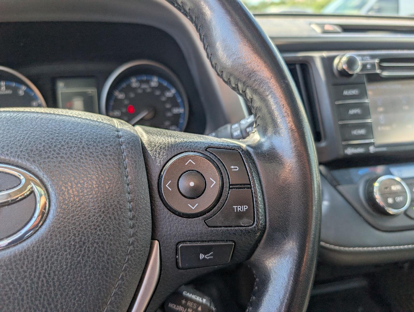 Used 2018 Magnetic Gray Metallic Toyota XLE image 14