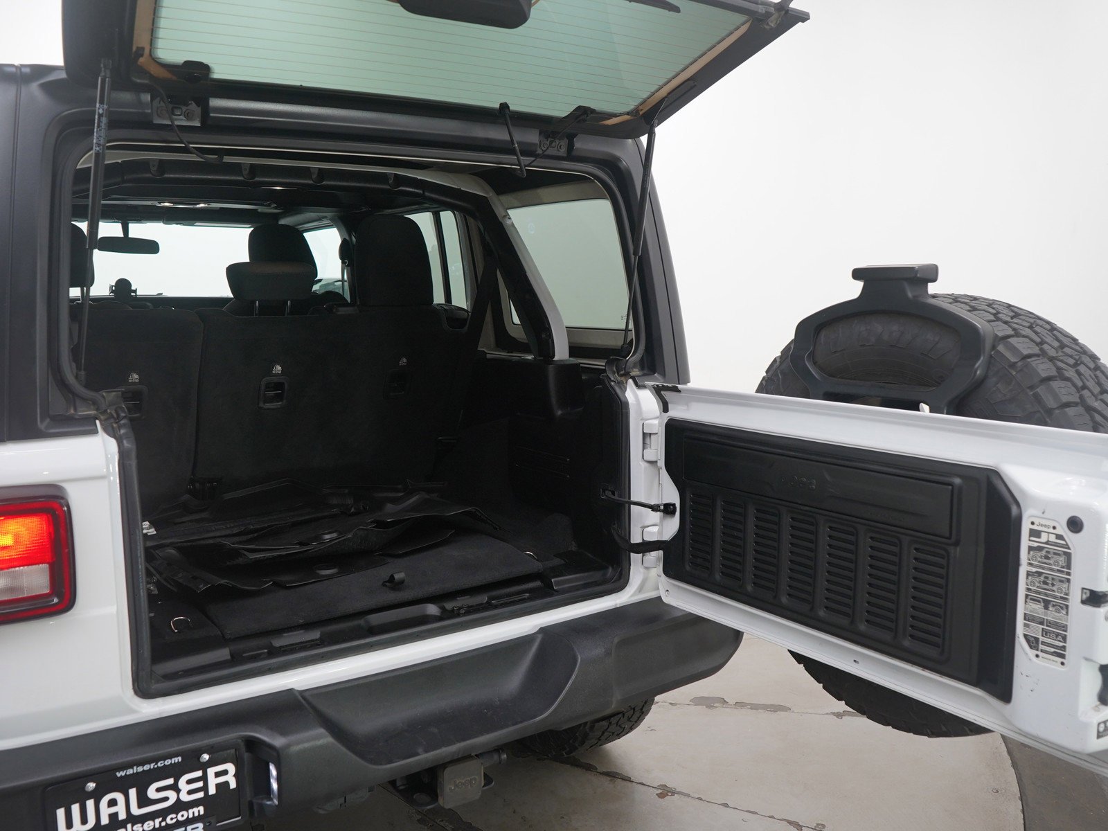 Used 2023 Bright White Clearcoat Jeep Sport image 11
