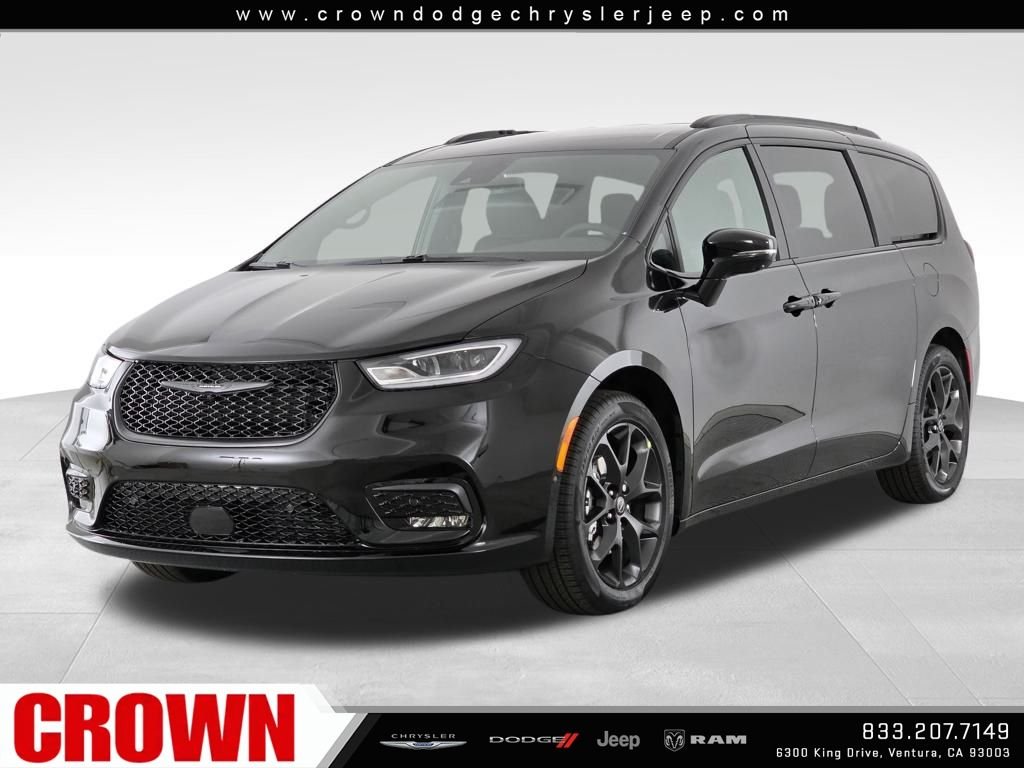 2026 Chrysler Pacifica Select's photo