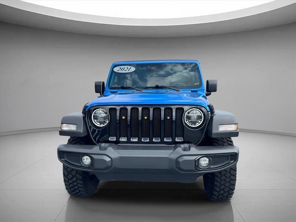 Used 2021  JEEP SPORT image 2