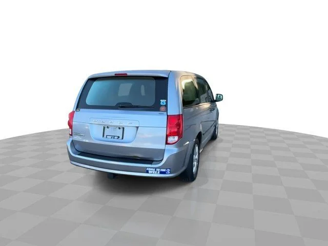 Used 2014 Silver Dodge AVP image 7