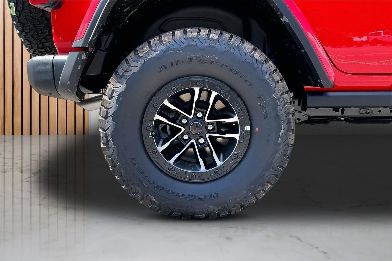 New 2026 Firecracker Red Clear-Coat Exterior Paint Jeep Rubicon X image 30