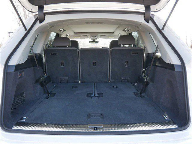 Used 2025  Audi 55 Premium Plus image 16