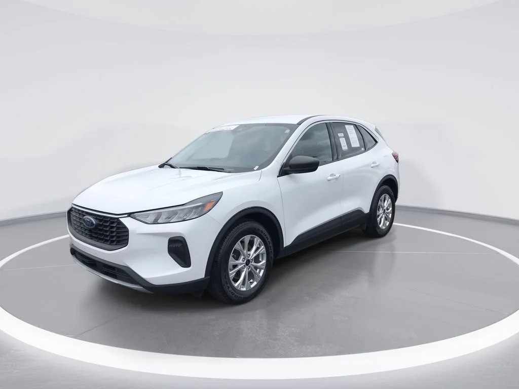 Used 2023 White Ford Active image 4
