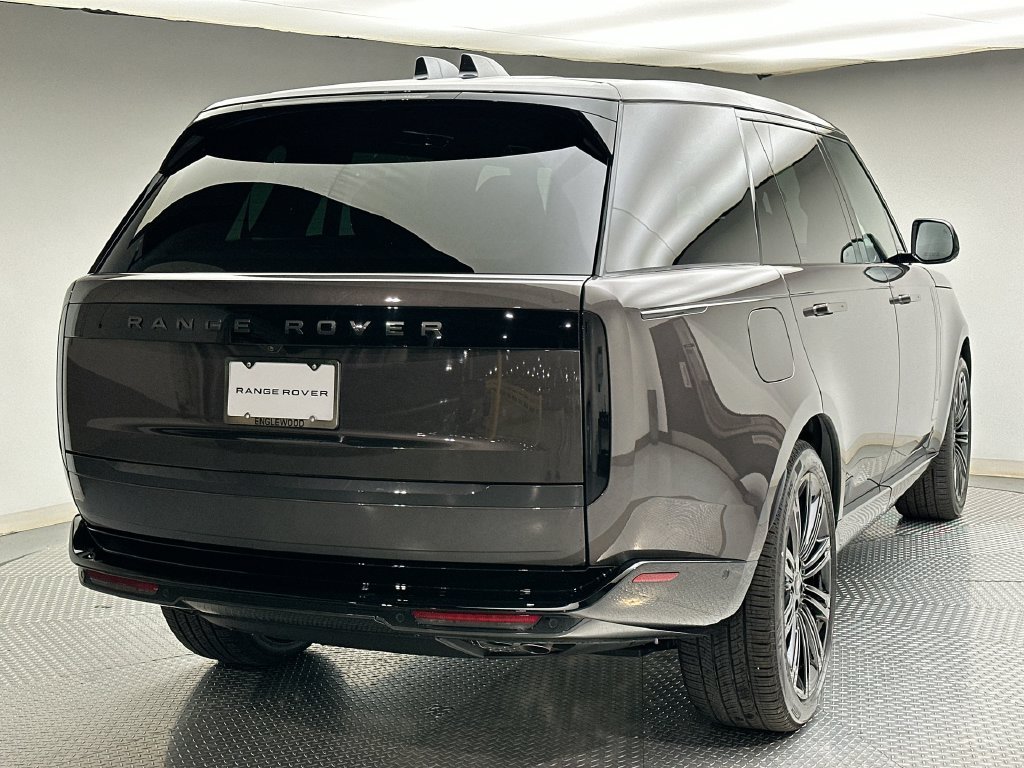 New 2027 Charente Grey Prem Met Land Rover SE image 3