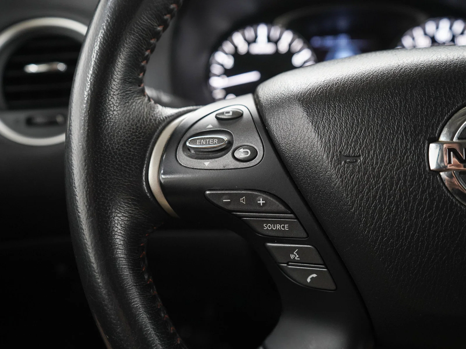 Used 2020 Magnetic Black Pearl Nissan SV image 25