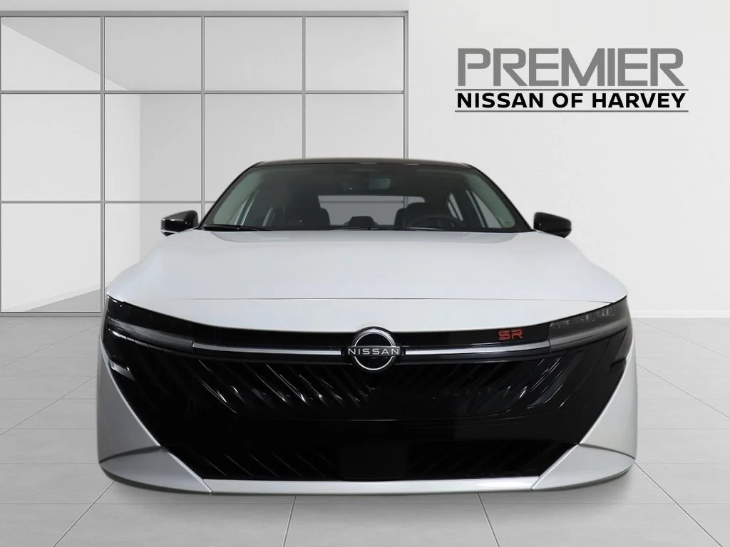New 2026 Aspen White TriCoat / Super Black Two-tone Nissan SR image 8
