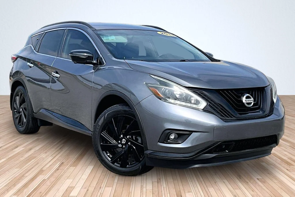 Used 2018 Gray Nissan SL image 9