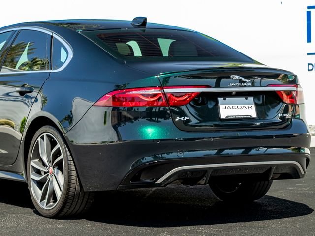 Used 2021 British Racing Green Metallic Jaguar R-Dynamic SE image 10