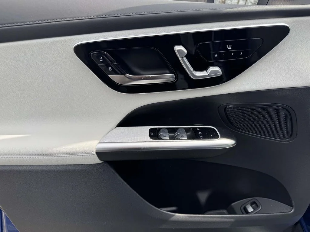 New 2026 Blue Mercedes-Benz GLC 300 image 17