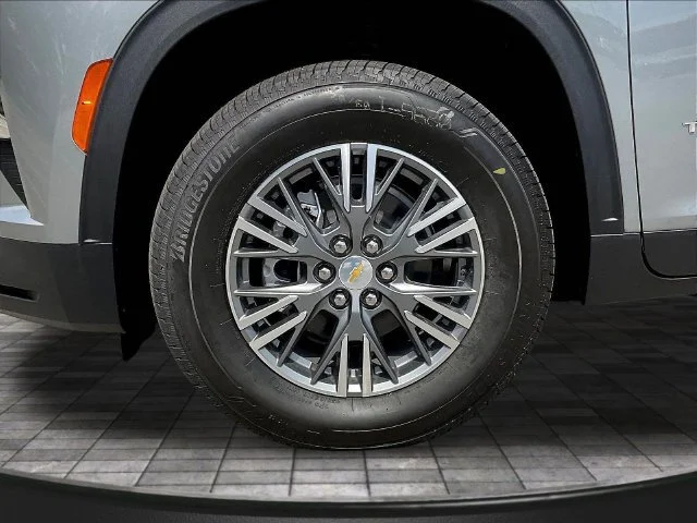 New 2027 Sterling Gray Metallic Chevrolet LT image 13