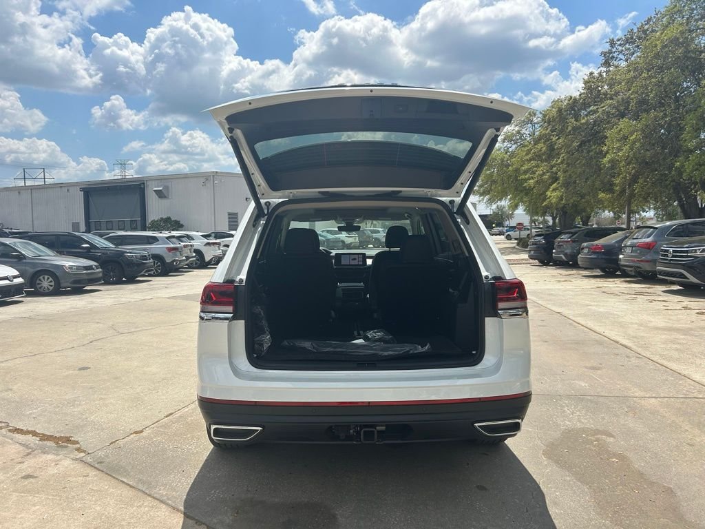 New 2026 White/off-white Volkswagen 2.0T SE w/Technology image 40