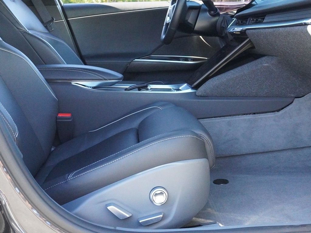Used 2024 Gray Lucid Touring image 25