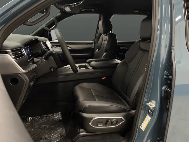 New 2026 Steel Blue Exterior Paint Jeep Limited Altitude image 4