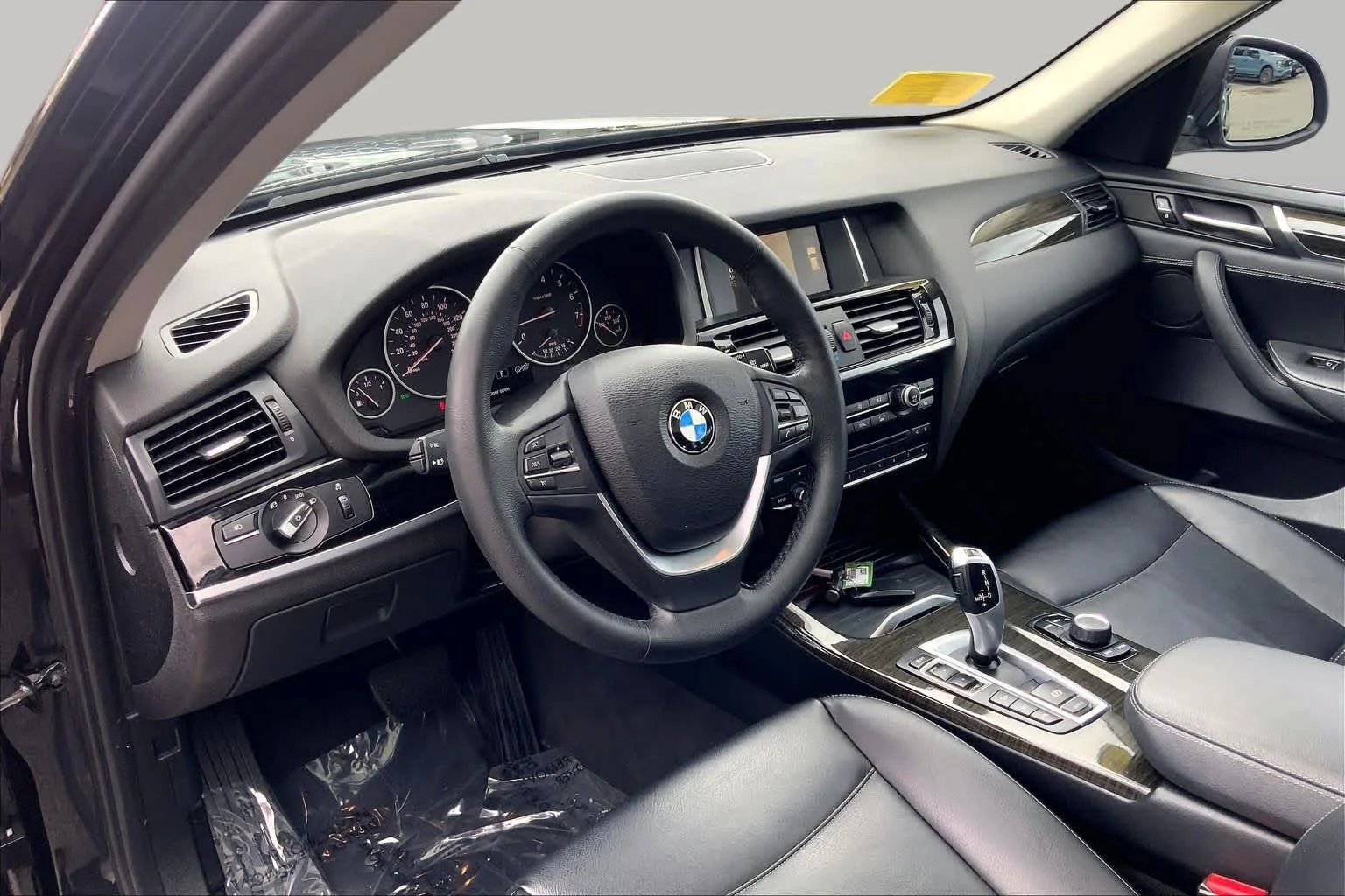 Used 2015 Alpine White BMW xDrive28i image 18