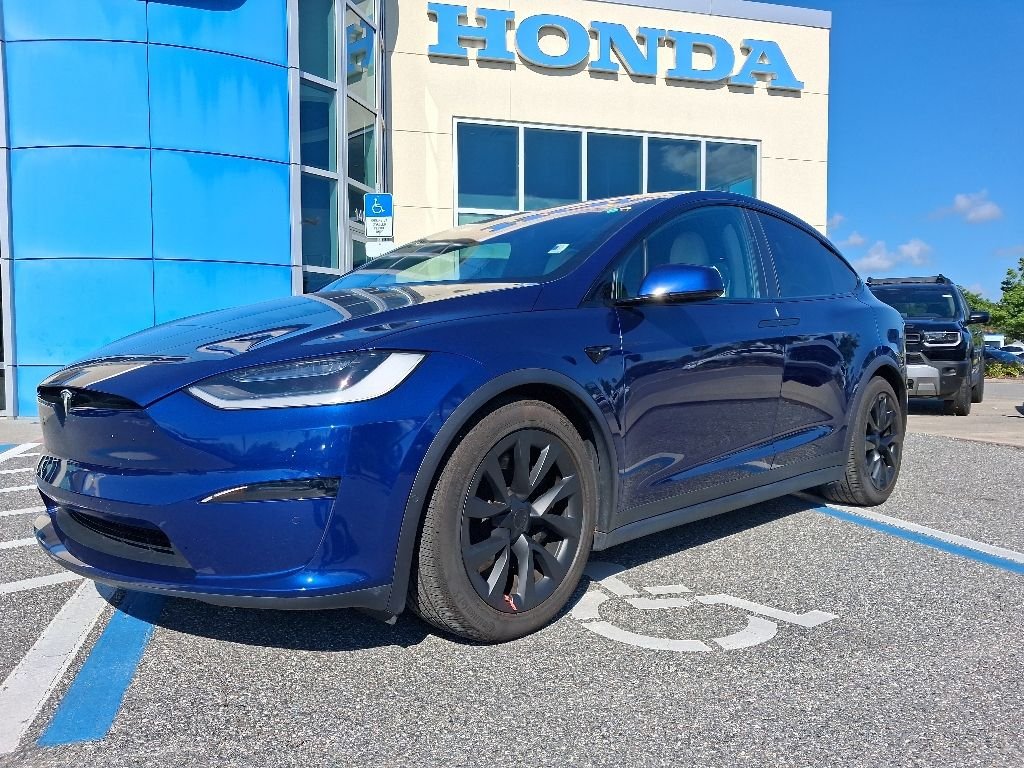 2022 Tesla Model X Long Range's photo