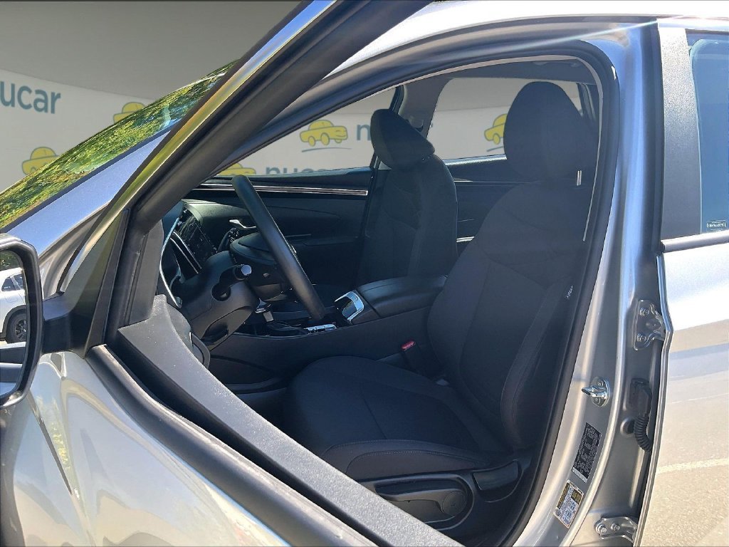 Used 2024 Silver Hyundai SE image 10