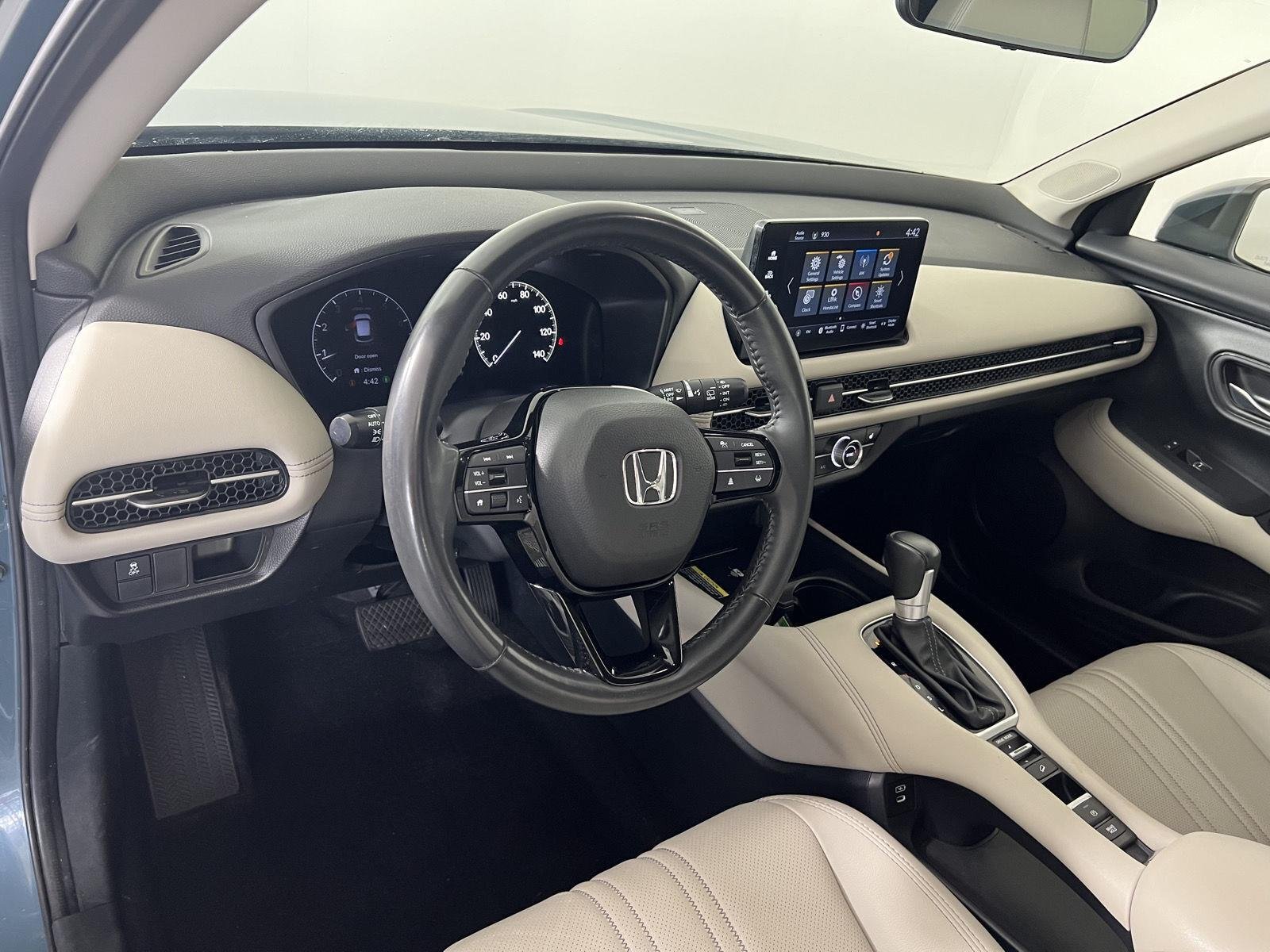 Used 2025 Nordic Forest Pearl Honda EX-L image 4
