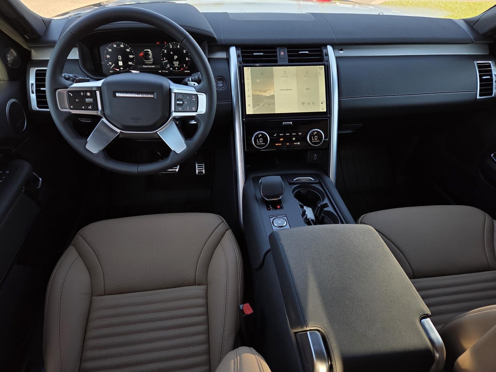 New 2026 Santorini Black Land Rover Dynamic SE image 13