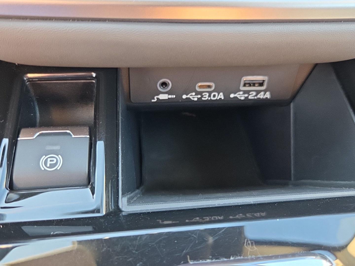 Used 2025 Crystal White Pearl Subaru Onyx Edition image 18
