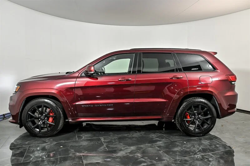 Used 2019 Velvet Red Pearl Coat Jeep SRT image 6