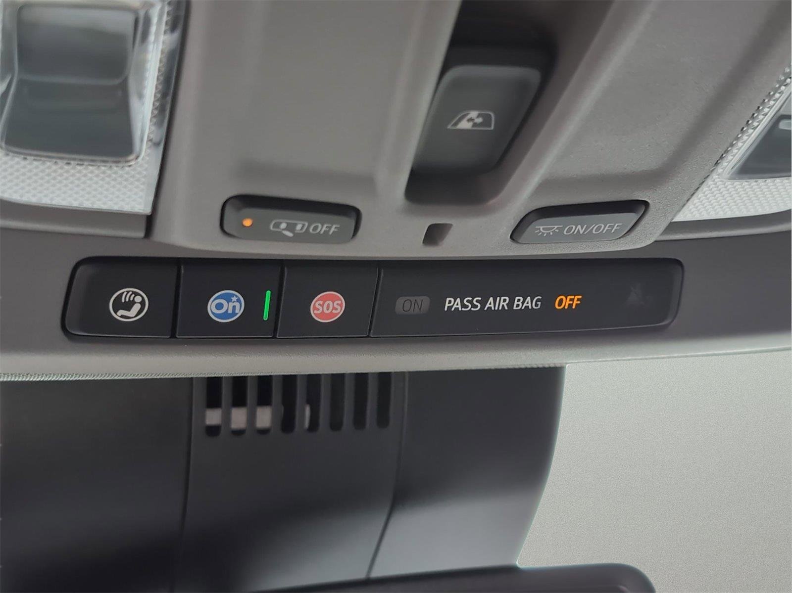 Used 2024 Sterling Metallic GMC SLT image 18