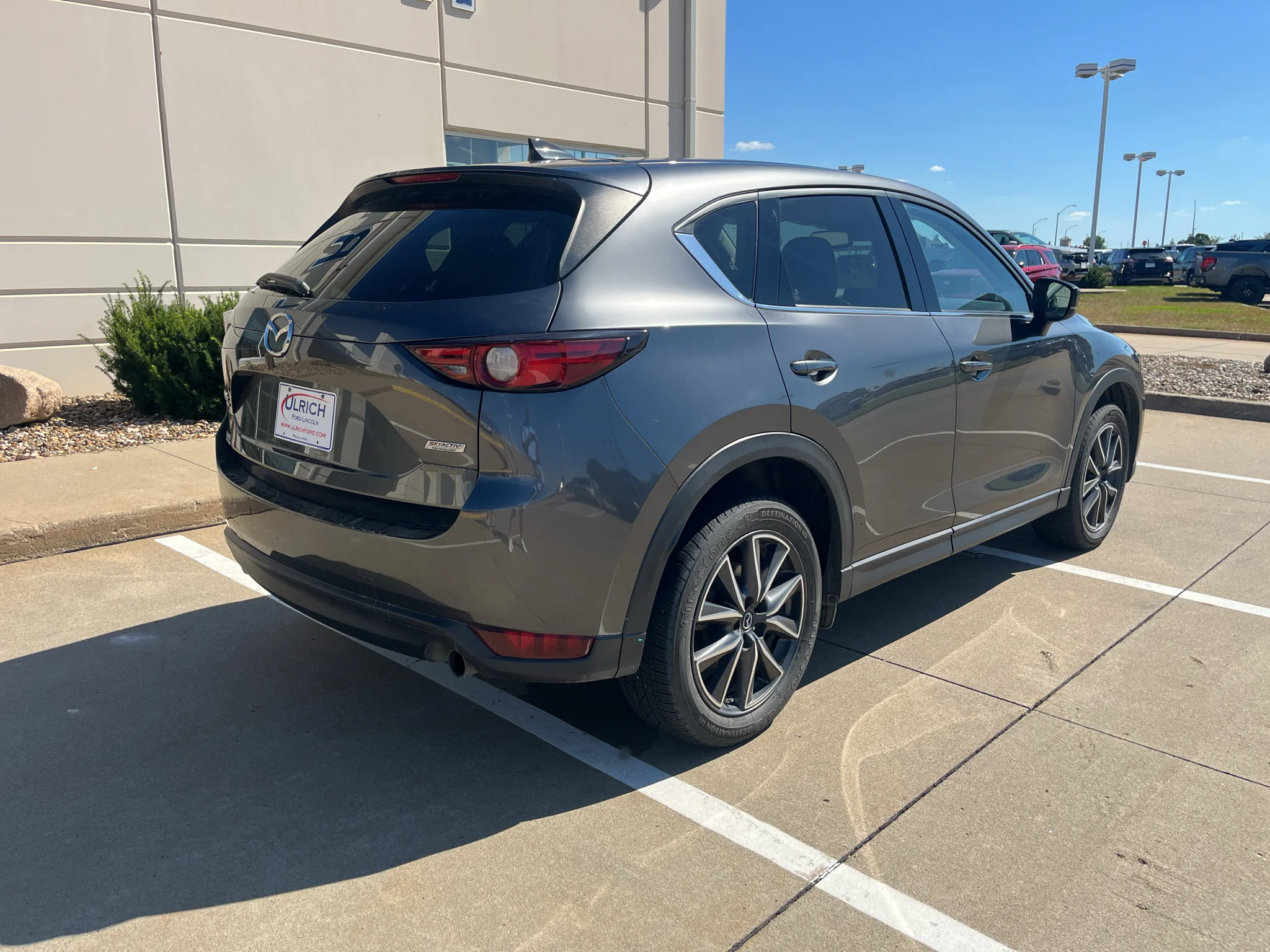 Used 2017 Machine Gray Metallic Mazda Grand Touring image 7