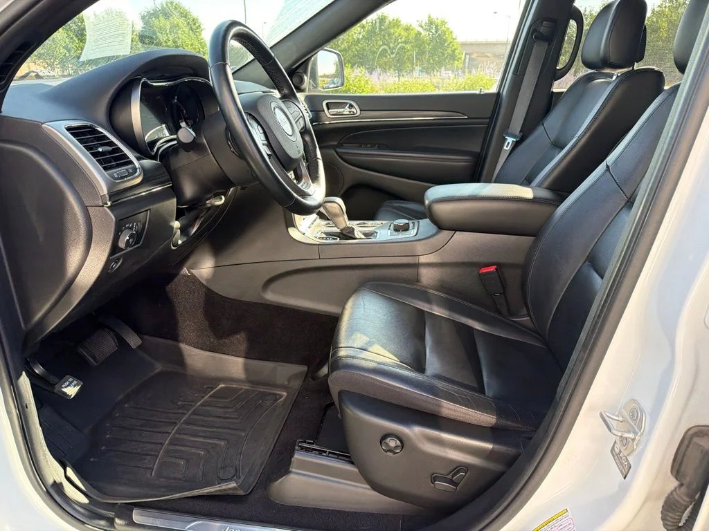 Used 2021 White Jeep Limited image 10