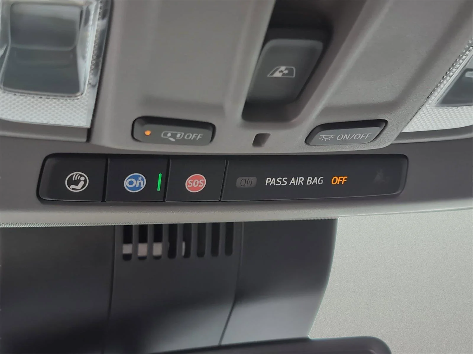 Used 2024 Sterling Metallic GMC SLT image 18