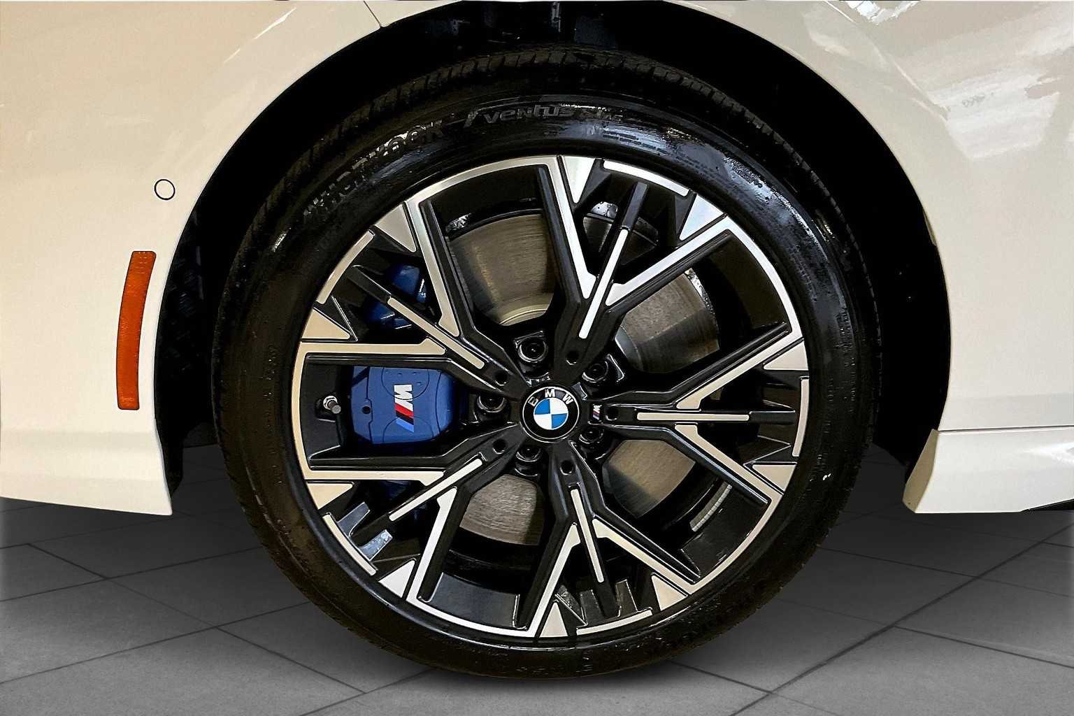 2025 BMW 2 Series M235 - Photo 11
