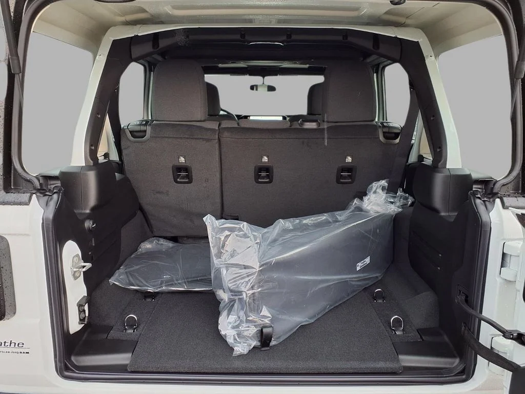 New 2026 Bright White Clear-Coat Exterior Paint Jeep Sport image 24