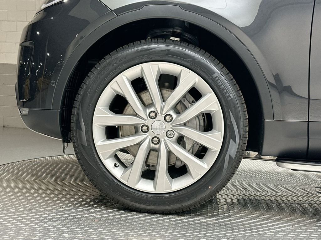 New 2026 Carpathian Gray Premium Metallic Land Rover S image 5