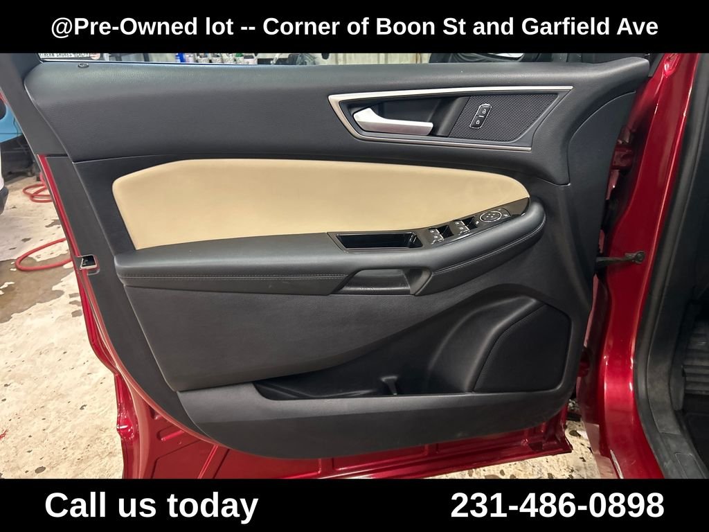 Used 2020 Red Ford SEL image 15