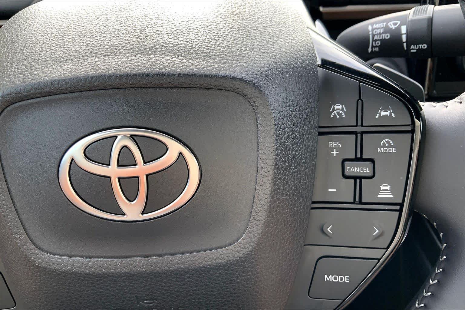 Used 2026 Wind Chill Pearl Toyota XLE Plus image 24