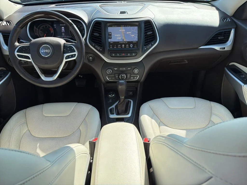 Used 2018 White Jeep Overland image 25