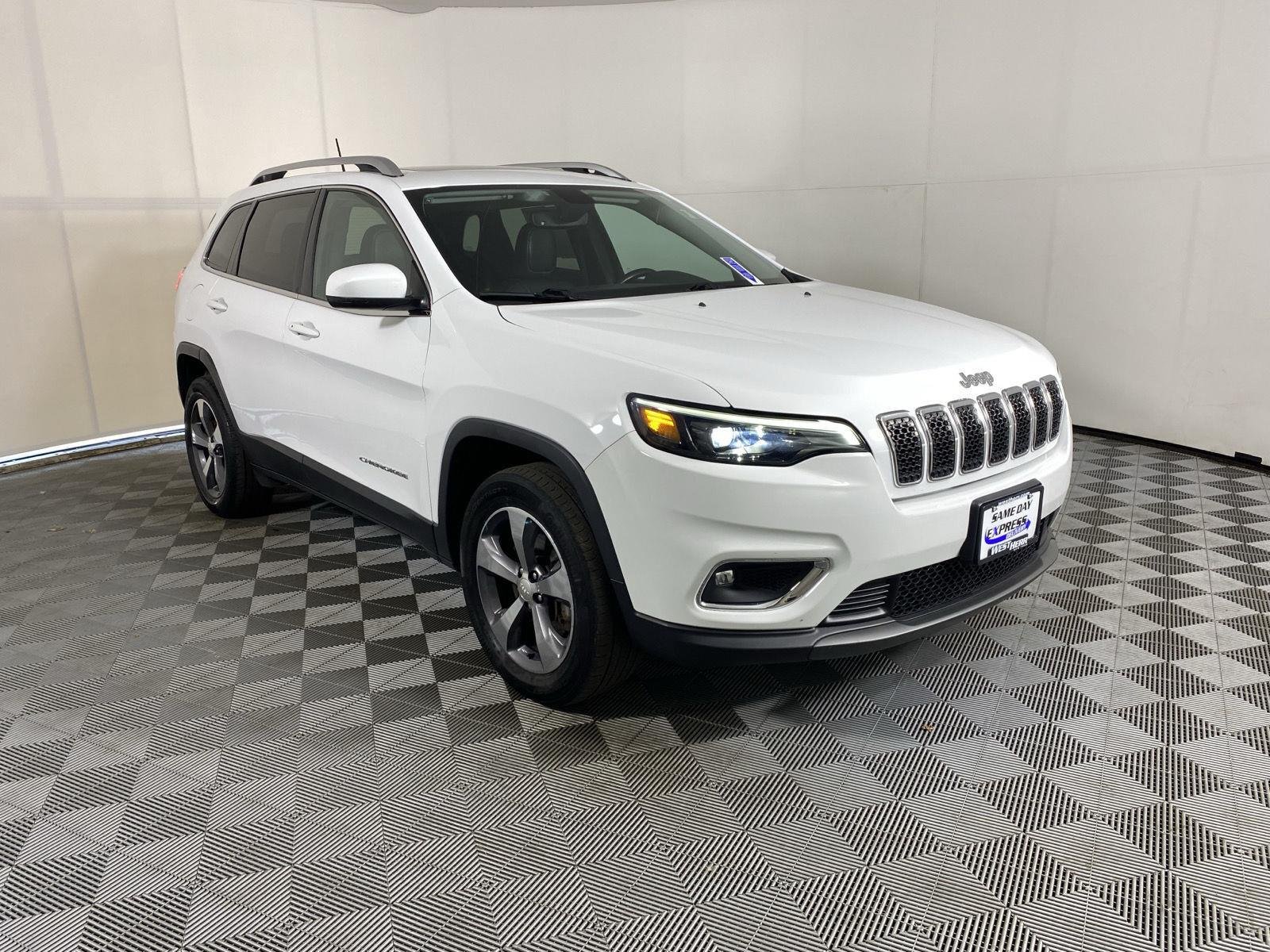 Used 2019 Bright White Clearcoat Jeep Limited image 11