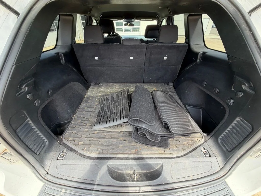 Used 2019 White/off-white Jeep Laredo E image 13