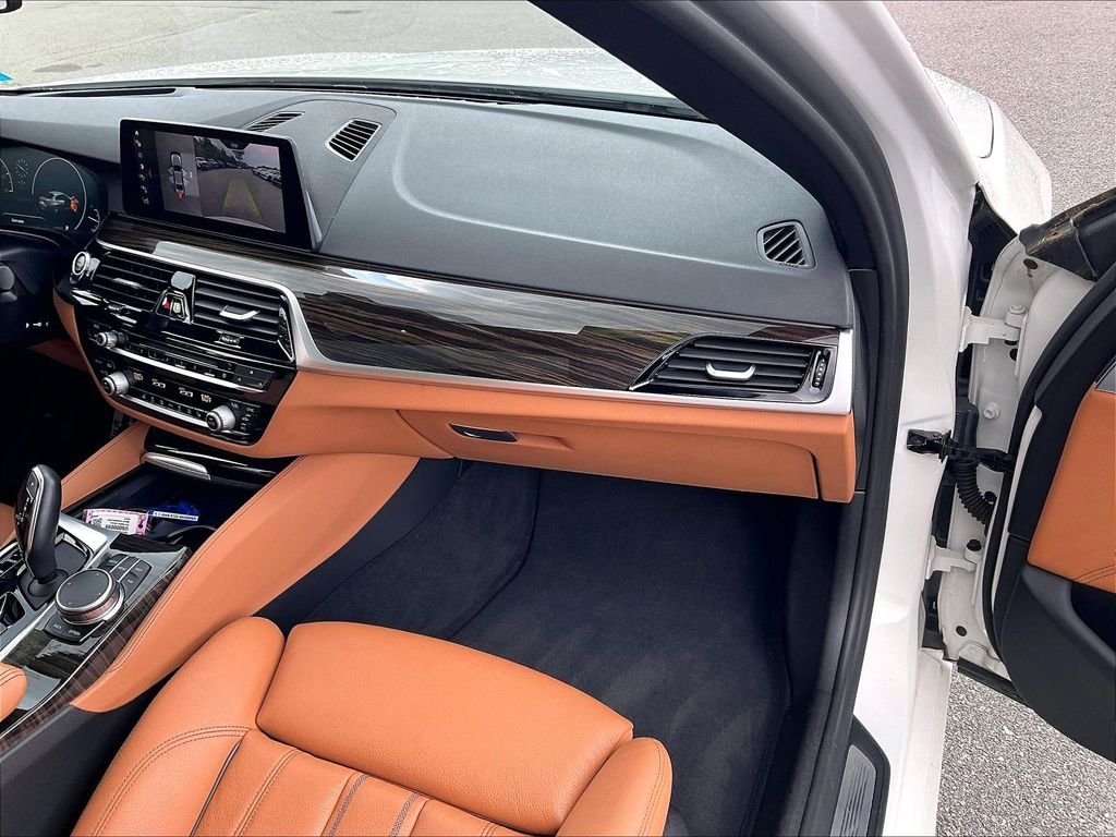 Used 2019 Alpine White BMW 540i xDrive image 12