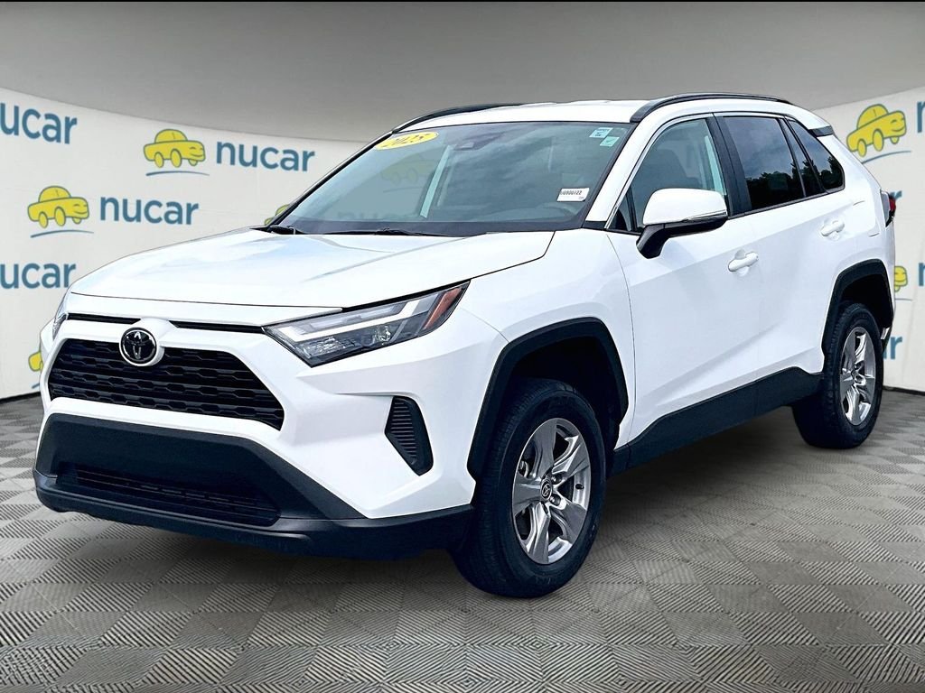 Used 2025 White Toyota XLE image 3